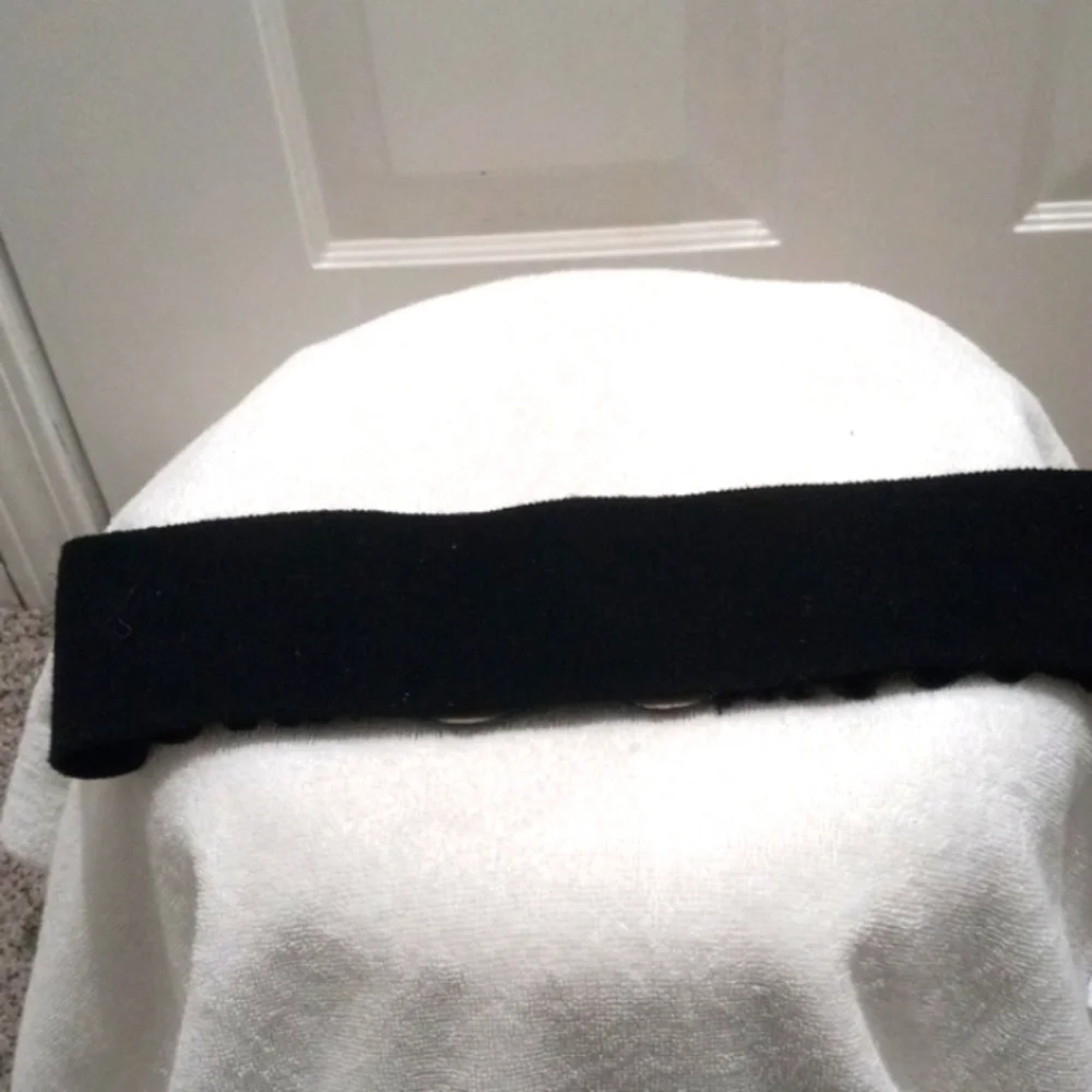 Silver & Black Hook Belt Stretch Belt Sz Med/Large